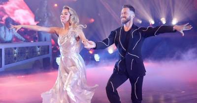 ‘Dancing With the Stars’ Finalists Revealed After 2 Top Couples Are Sent Home - www.usmagazine.com