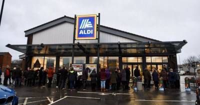 Aldi shoppers excited over new £9.99 Christmas decoration - www.manchestereveningnews.co.uk