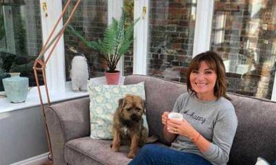Lorraine Kelly's home view genuinely looks like a painting - hellomagazine.com