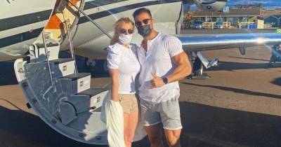 Britney Spears Jets to Hawaii for Early Birthday Trip With Boyfriend Sam Asghari: ‘Work on Yourself’ - www.usmagazine.com - Hawaii - county Maui - county Early