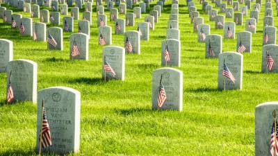 Lawmakers, veterans call on Arlington National Cemetery to reverse Wreaths Across America cancellation - www.foxnews.com