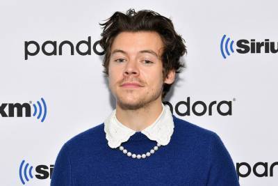 Harry Styles’ Mom Defends Singer’s Vogue Cover After Candace Owens Slams Him For Gender-Blurring Looks - etcanada.com