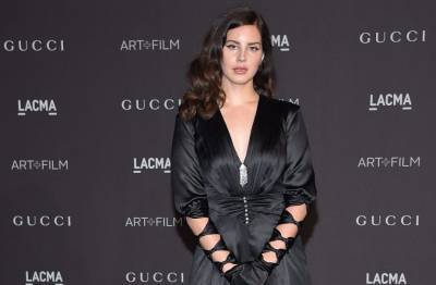 Lana Del Rey Responds After Facing Backlash For Wearing Controversial Mesh Mask: ‘It Had Plastic On The Inside’ - etcanada.com - Los Angeles - Michigan