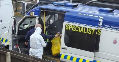 Counter terrorism police and forensic investigators swoop on Wigan house to execute warrant - www.manchestereveningnews.co.uk - Manchester - county Chatham