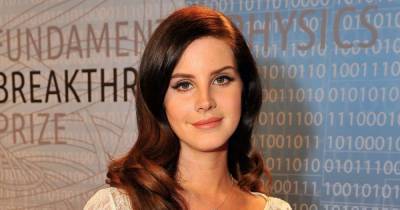 Lana Del Rey responds to criticism after wearing mesh face mask to meet and greet - www.msn.com - Los Angeles
