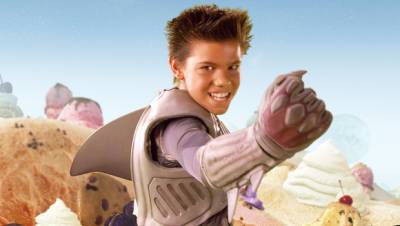 Taylor Lautner Fans Flip Out Over Recasting Of Sharkboy In Upcoming Sequel - hollywoodlife.com