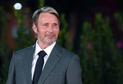 Mads Mikkelsen On Potentially Replacing Johnny Depp In ‘Fantastic Beasts’ Franchise: ‘I’m Waiting For That Phone Call’ - etcanada.com - Denmark