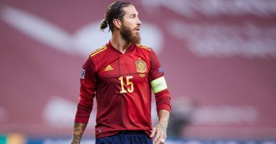 Manchester United monitor Real Madrid defender Sergio Ramos and more transfer rumours - www.manchestereveningnews.co.uk - Manchester