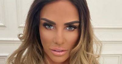 Katie Price shares graphic images of her injured foot - www.manchestereveningnews.co.uk - Turkey
