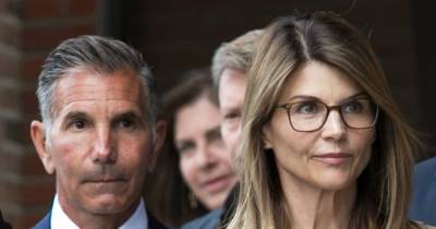 Lori Loughlin’s Husband Mossimo Giannulli Reports to Prison After Pleading Guilty in the College Admissions Scandal - www.usmagazine.com - California