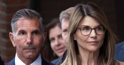 Lori Loughlin Hopes to Be Released From Prison Before Christmas, Mossimo Giannulli Likely to Miss Easter - www.usmagazine.com - California