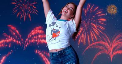 Addison Rae Duets Mickey Mouse for Adorable TikTok Celebrating the American Eagle x Disney Holiday Collection - www.usmagazine.com - USA