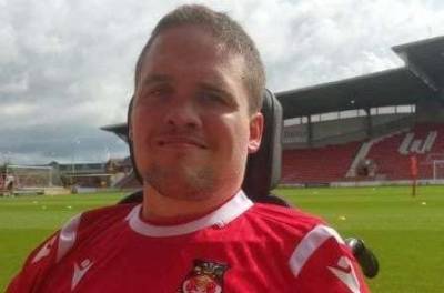 Rob McElhenney donates £6,000 to Wrexham AFC fan who is crowdfunding for an adapted bath - www.msn.com - Manchester