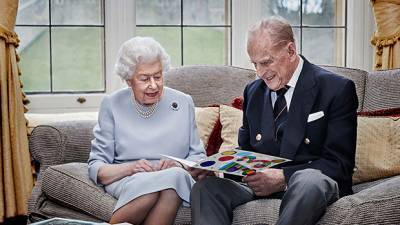 Queen Elizabeth, 94 Prince Philip, 99, Celebrate 73rd Wedding Anniversary In Quarantine - hollywoodlife.com - Britain
