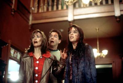 Courteney Cox Pays Tribute To Original ‘Scream’ Director Wes Craven After New Sequel Wraps - etcanada.com