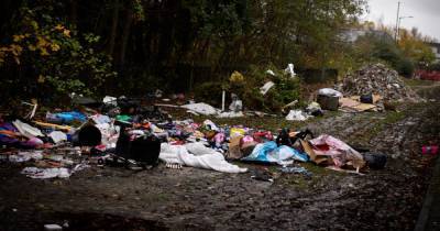 Mountain of fly-tipped rubbish blocks a road in Manchester - and the culprits could face prison - www.manchestereveningnews.co.uk - Manchester