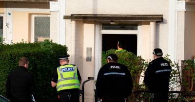 Two-year-old baby dies at flat in Edinburgh as cops arrest man - www.dailyrecord.co.uk