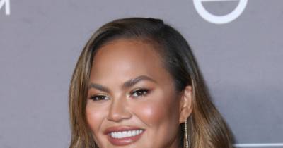 Chrissy Teigen's mom and daughter comfort her after 'the hardest 4 days' of her life - www.wonderwall.com