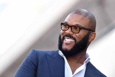 Tyler Perry Feeds 5,000 Families With Thanksgiving Food Giveaway - etcanada.com - USA - Atlanta