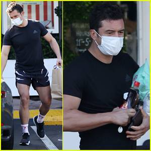 Orlando Bloom Shows Off His Toned Legs While Wearing Short Shorts To The Store - www.justjared.com - Santa Barbara