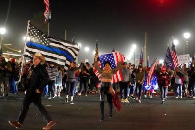 Gavin Newsom - Protestors take to the streets in California to bash Newsom's curfew orders - foxnews.com - California - county Huntington - county Fresno