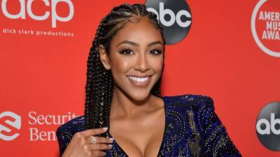 'Bachelorette' Star Tayshia Adams Is a Vision at 2020 AMAs -- See Her Gorgeous Look! - www.etonline.com - Los Angeles - USA - county Adams