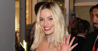 Margot Robbie Plays Coy While Talking Female-Led 'Pirates of the Caribbean' - www.justjared.com
