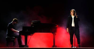 Lewis Capaldi wows crowds at AMA's with moving performance of 'Before You Go' - www.dailyrecord.co.uk - Scotland - USA