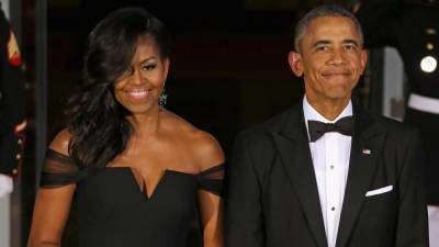 Barack Obama Says One of Wife Michelle's 'Main Goals' as First Lady Was Not to Be Photographed in a Swimsuit - www.etonline.com