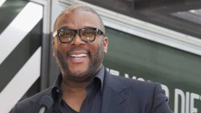 Tyler Perry donates food, gift cards to 5,000 families ahead of Thanksgiving, leading to miles-long lines - foxnews.com - state Georgia - city Atlanta, state Georgia