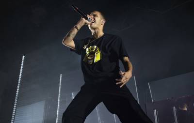 Slowthai discusses his new single paying tribute to the NHS: “Clapping, how is that helping anyone?” - www.nme.com