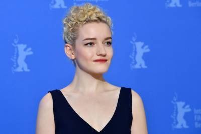 Julia Garner Spills On Her Approach To Playing Socialite Scammer Anna Delvey For Netflix’s ‘Inventing Anna’ - etcanada.com - New York - New York