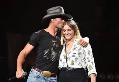 Tim McGraw & Faith Hill’s Daughter Gracie Belts Out Powerful Rendition Of ‘The Wizard & I’ - etcanada.com