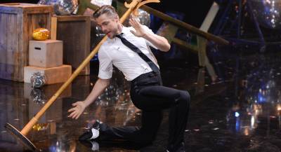 Derek Hough Dances Solo for the First Time in 23 Years on 'DWTS' Finale (Video) - www.justjared.com - Los Angeles