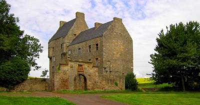 Outlander castle takes decision to close for the rest of 2020 - www.dailyrecord.co.uk