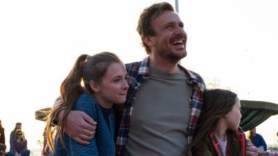 ‘Our Friend’ Trailer: Jason Segel, Dakota Johnson & Casey Affleck Star In Forgotten Cancer Dramedy From TIFF - theplaylist.net