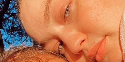 Gigi Hadid Shares Another Adorable Selfie With Her Baby Girl! - www.justjared.com