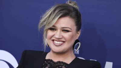 Kelly Clarkson Revealed the Real Reason She Filed For Divorce From Brandon Blackstock - stylecaster.com