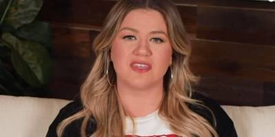 Kelly Clarkson Reflects on 2020 Lessons: 'People Could Be Bad for You' - www.justjared.com