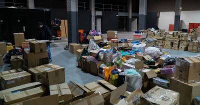 Inside the ‘Santa’s grotto’ in the Great Northern Warehouse sorting thousands of gifts you've donated to kids - www.manchestereveningnews.co.uk - Santa
