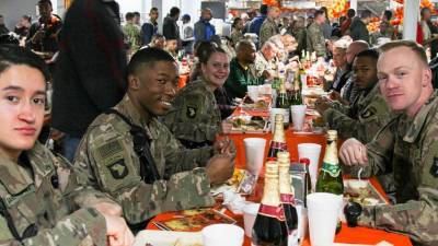 Pentagon switches troops' Thanksgiving meals to 'grab-and-go' takeout, halts dining hall feasts amid pandemic - www.foxnews.com