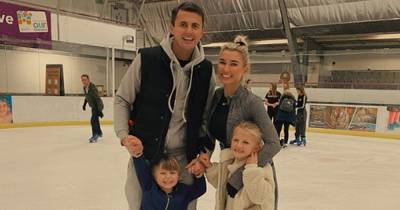 Billie Faiers practices for Dancing On Ice as she dances with children Nelly and Arthur - www.ok.co.uk