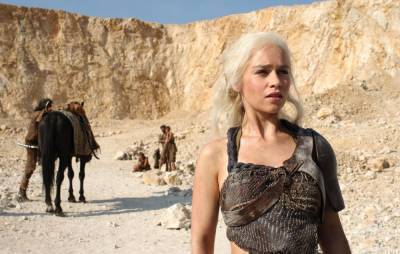 Emilia Clarke improvised an entire ‘Game Of Thrones’ speech in a made-up language - www.nme.com
