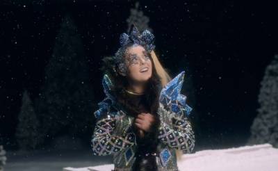 JoJo Siwa Drops Festive Music Video For ‘Where Are You Christmas?’ Faith Hill Cover - etcanada.com