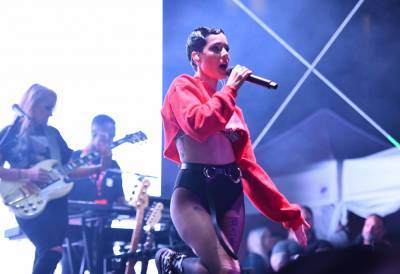 Halsey Says Grammys Are About ‘Knowing The Right People’, Adds The Weeknd ‘Deserves Better’ - etcanada.com