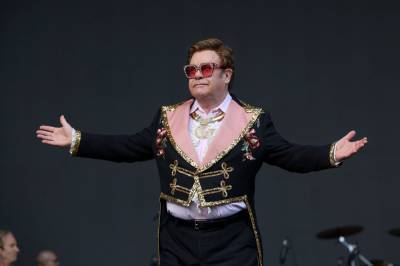 Elton John Owns 120,000 CDs & 15,000 Vinyl Albums - etcanada.com - Britain