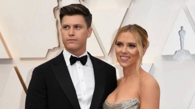 Scarlett Johansson Colin Jost Wed in a Secret Ceremony The Announcement Is Genius - stylecaster.com