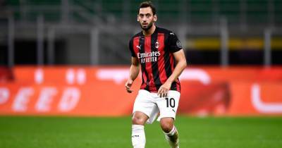Manchester United stance on Hakan Calhanoglu transfer and more rumours - www.manchestereveningnews.co.uk - Italy - Manchester