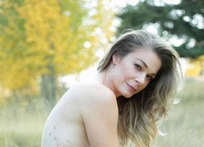 Singer LeAnn Rimes bravely poses naked to show painful skin condition - evoke.ie