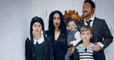 Stacey Solomon and Joe Swash dress up as the Addams Family with children as son Zach turns into Wednesday - www.ok.co.uk